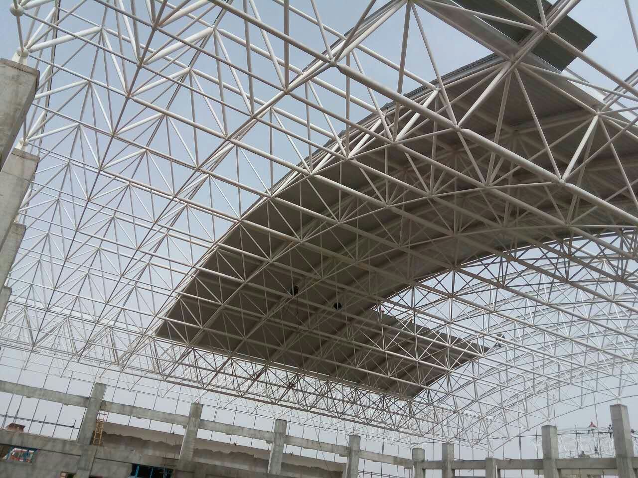 武汉青岛一汽网架
